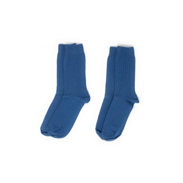 Medias deportivas azules para niños en tienda Ropa La Giralda.