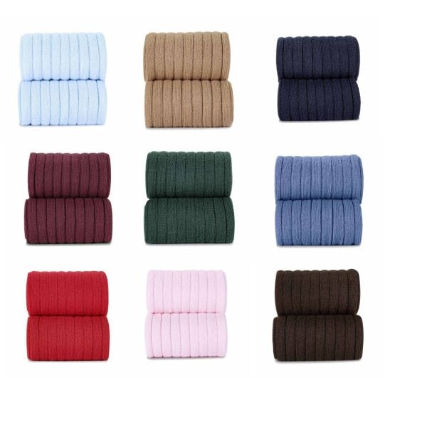 Paquete de 9 calcetines de colores variados y rayas verticales.