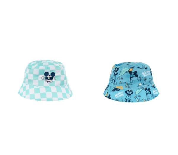 Gorros infantiles con diseño de Mickey Mouse y personajes de Disney.