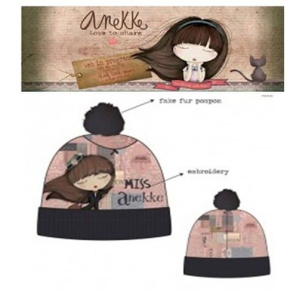 Gorro de lana con diseño de niña y gato, ideal para invierno, de Ropa La Giralda.