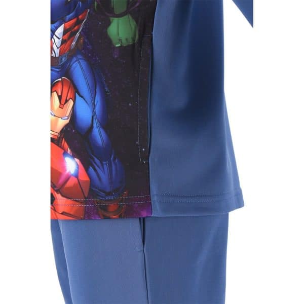 Ropa infantil de superhéroes con diseño de Iron Man y Hulk en tonos azules y negros.