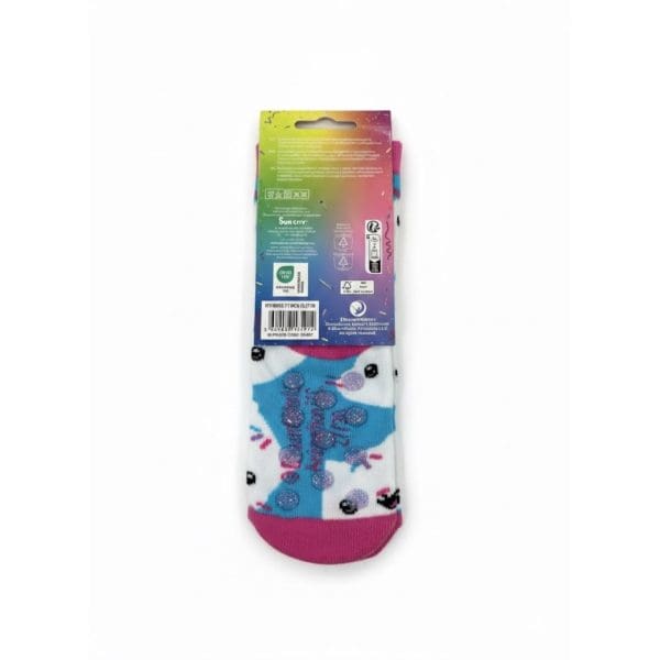 Calcetines infantiles con diseño colorido y personajes divertidos.