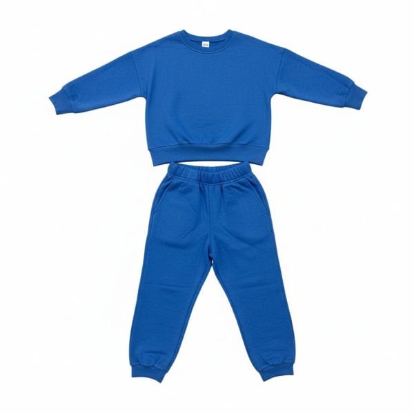Conjunto de ropa deportiva azul para niños de Ropa La Giralda.