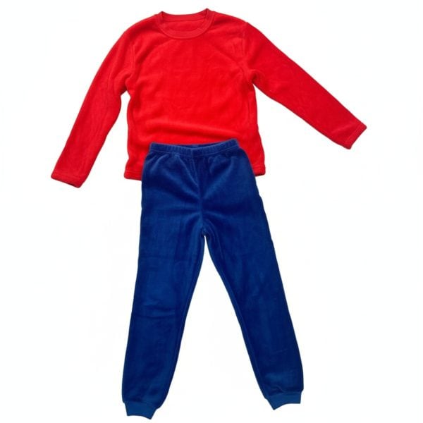 Conjunto de ropa infantil rojo y azul de Ropa La Giralda.