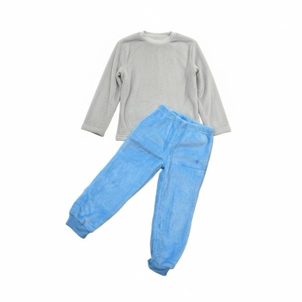 Conjunto de ropa de felpa gris y pantalones azules para niños.