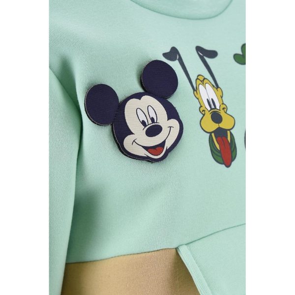 Ropa La Giralda con diseño de Mickey Mouse y Pluto en camiseta verde.