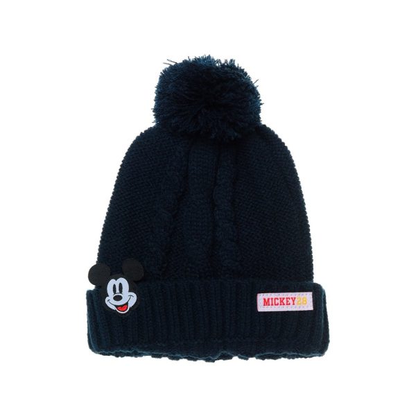 Gorro de invierno negro con pompom y Mickey Mouse en la etiqueta.