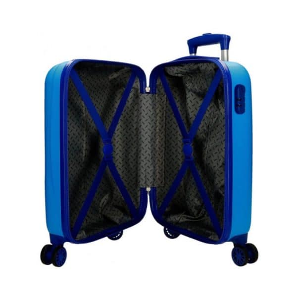 Maleta azul con compartimentos internos y ruedas para viaje.