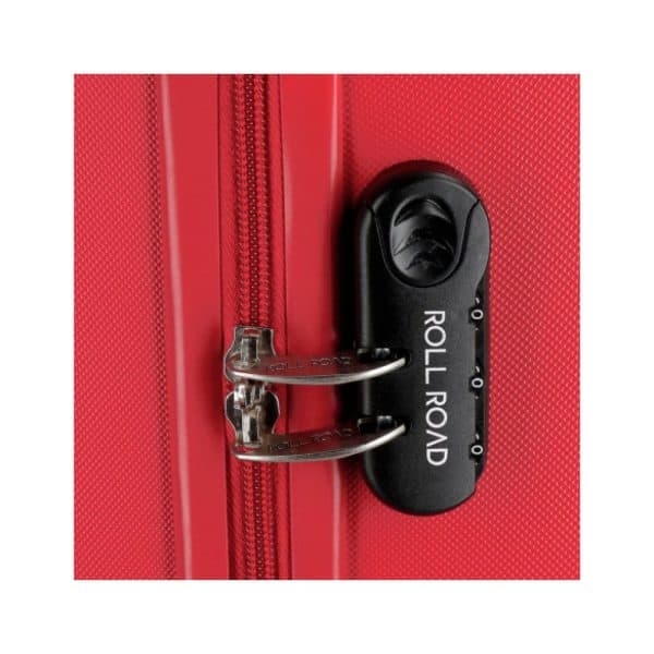 Cierre de seguridad en maleta roja con logo ROLL ROAD.