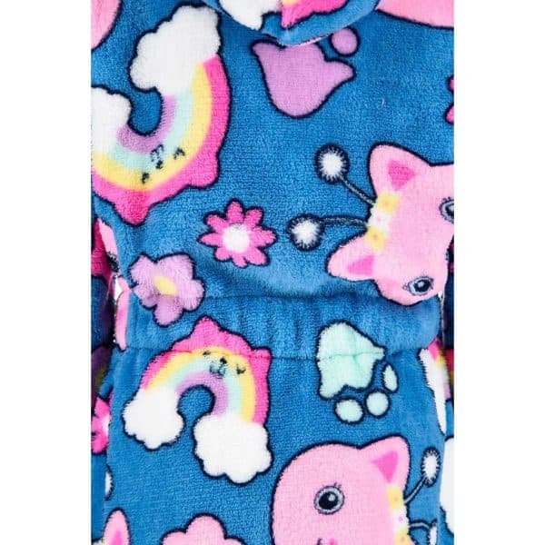 Ropa infantil con unicornio, arcoíris y flores en colorido diseño para niños.