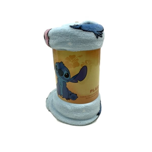 Calcetines de Disney Stitch en paquete con diseño colorido y divertido.