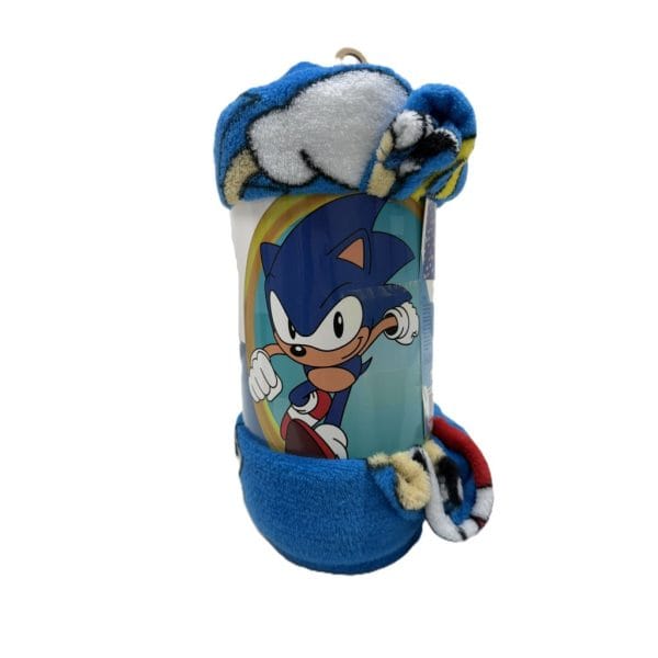 Zapatillas infantiles con diseño de Sonic la mascota de Sega.