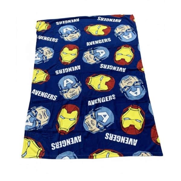 Frazada de Avengers con personajes y logotipo en azul y amarillo.