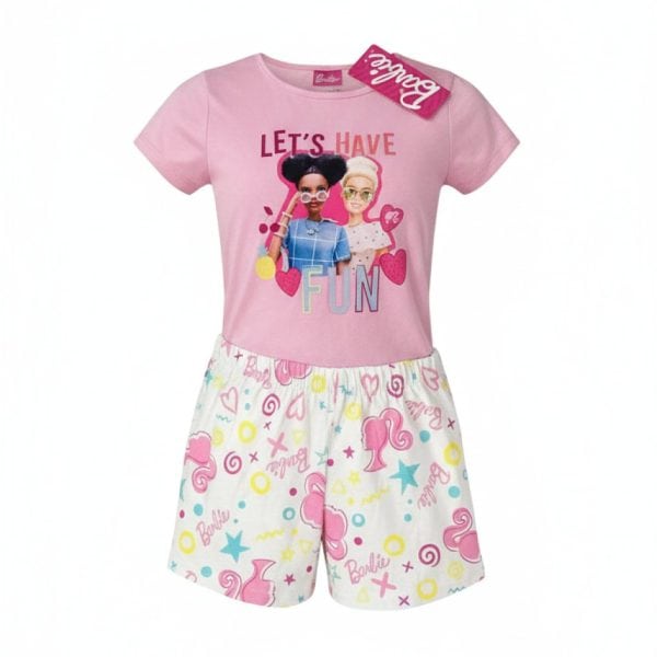 Conjunto infantil rosa con camiseta y pantalones con estampados de corazones y estrellas.