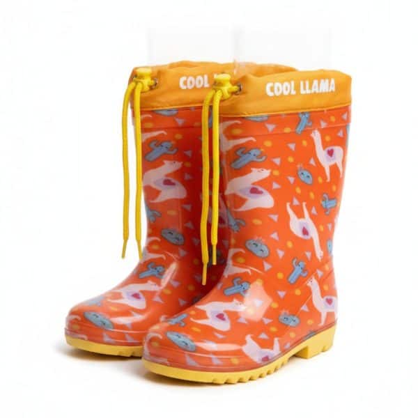 Botas de lluvia infantiles con diseño de llamas y cactus en color naranja y amarillo.