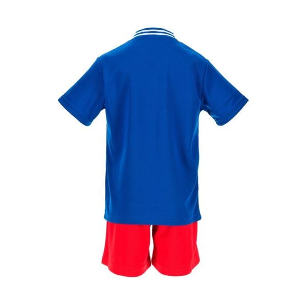 Conjunto de ropa deportiva azul y roja para niños de Ropa La Giralda.