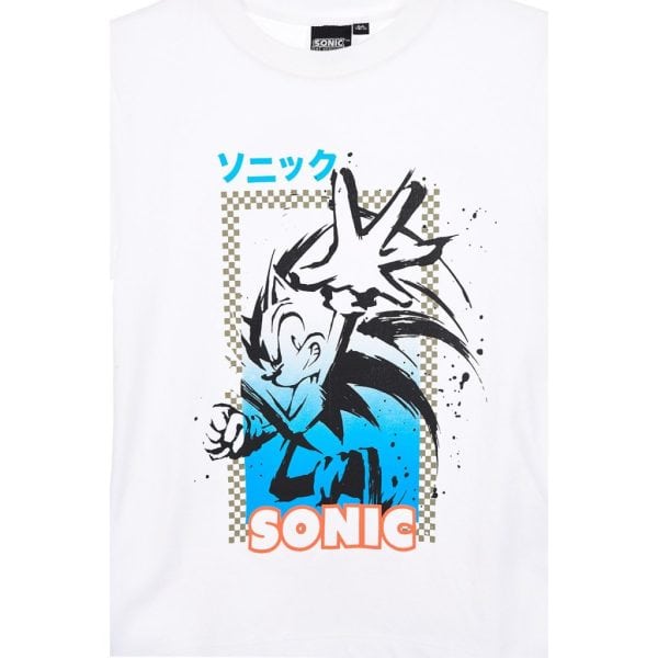 Camiseta blanca con diseño de Sonic y texto en japonés y en inglés.