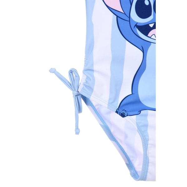 Bañador infantil con diseño de personaje de dibujos animados en tonos azules y blancos.