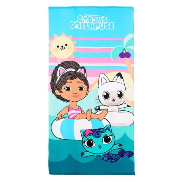 Muñeca de juguete con personajes de gatos en una piscina inflable en verano.