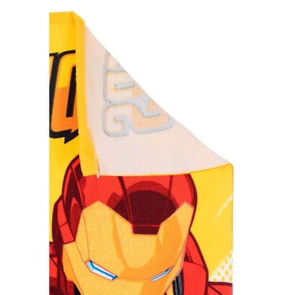 Toalla de playa con diseño de Iron Man en colores rojo y amarillo.