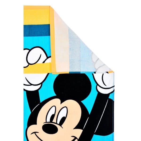 Toalla de playa con diseño de Mickey Mouse en colores vivos y llamativos.